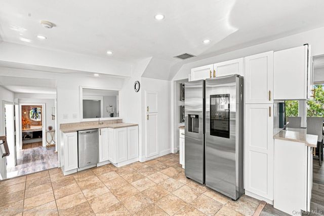 962 Mildred Drive, Baldwin Harbor, NY 11510