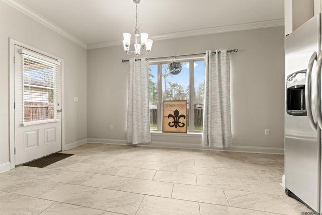 32490 Lake Pointe Blvd, Denham Springs, LA 70726