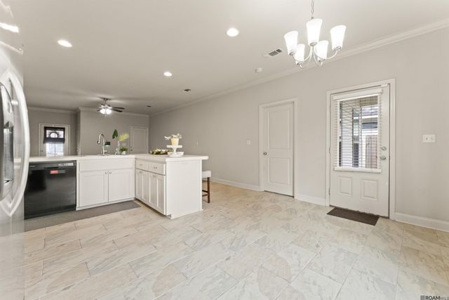 32490 Lake Pointe Blvd, Denham Springs, LA 70726