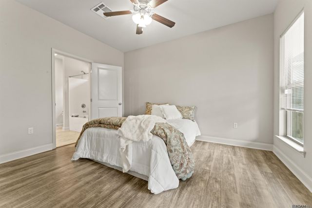 32490 Lake Pointe Blvd, Denham Springs, LA 70726