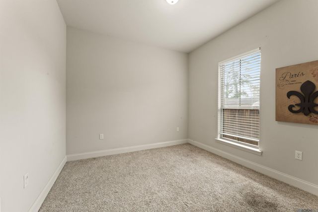 32490 Lake Pointe Blvd, Denham Springs, LA 70726