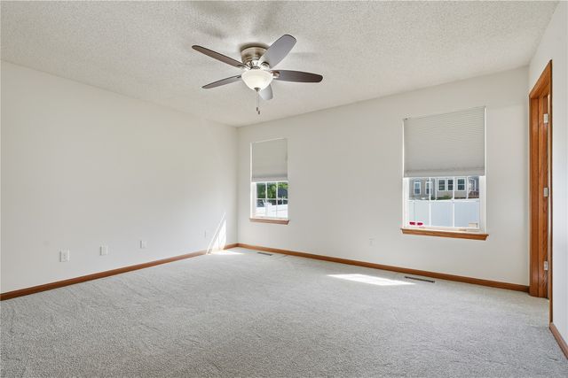 6805 Stone Terrace DR, Cedar Rapids, IA 52404