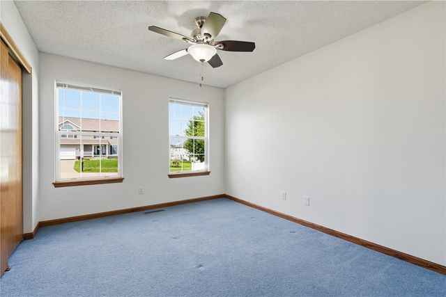 6805 Stone Terrace DR, Cedar Rapids, IA 52404