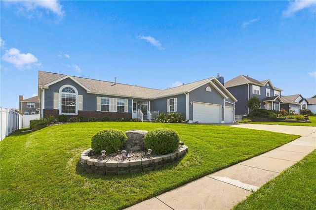 6805 Stone Terrace DR, Cedar Rapids, IA 52404