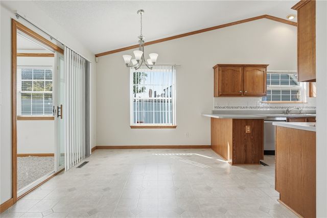 6805 Stone Terrace DR, Cedar Rapids, IA 52404