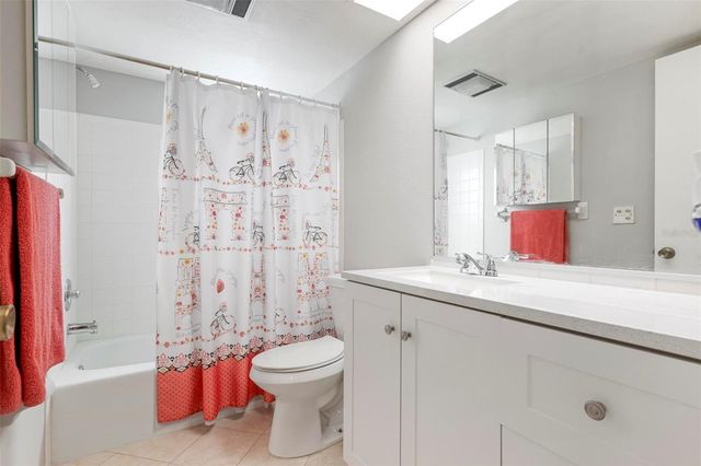 25 QUAILS RUN BOULEVARD 6, Englewood, FL 34223