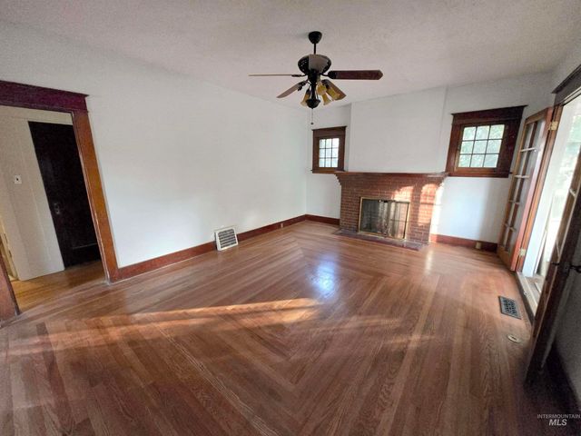 428 2nd Ave. North, Twin Falls, ID 83301