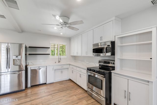 808 E CAVALIER Drive, Phoenix, AZ 85014