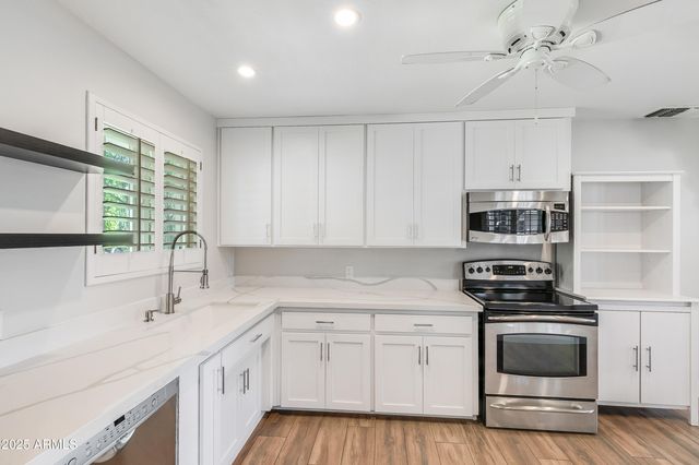 808 E CAVALIER Drive, Phoenix, AZ 85014