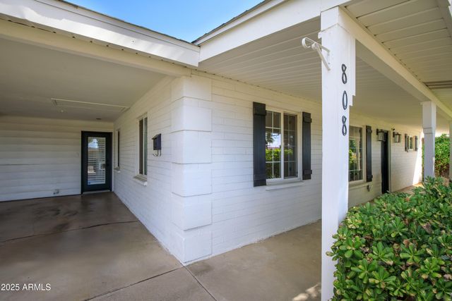 808 E CAVALIER Drive, Phoenix, AZ 85014