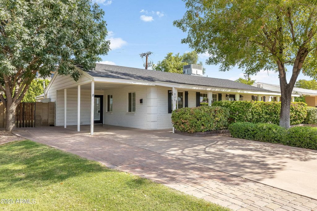 808 E CAVALIER Drive, Phoenix, AZ 85014