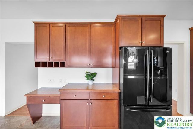 2575 Huckleberry Road, Allentown City, PA 18104