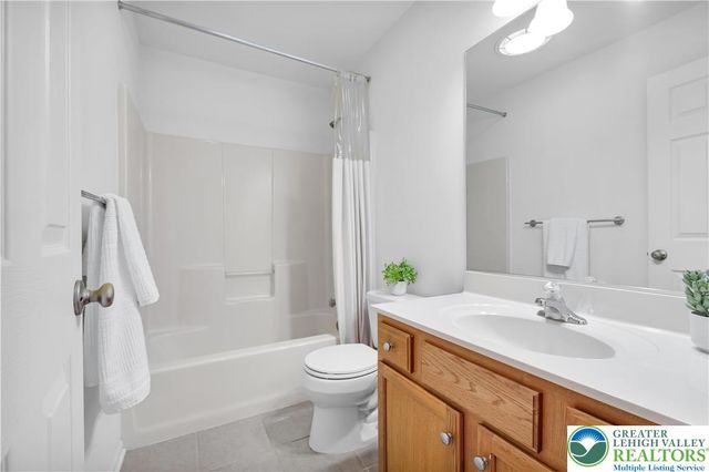 2575 Huckleberry Road, Allentown City, PA 18104