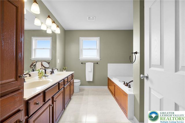 2575 Huckleberry Road, Allentown City, PA 18104