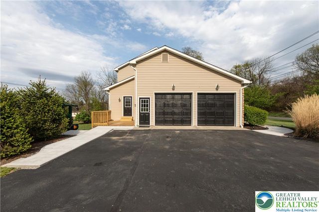 2575 Huckleberry Road, Allentown City, PA 18104