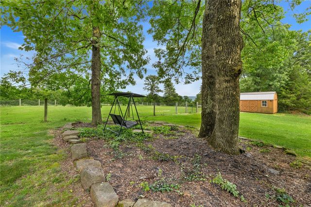 11522 Pearce Road, Fayetteville, AR 72701