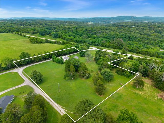 11522 Pearce Road, Fayetteville, AR 72701