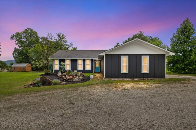 11522 Pearce Road, Fayetteville, AR 72701