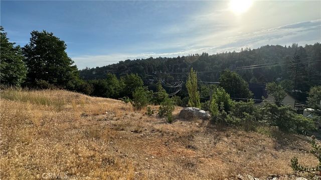 26867 Inyo Court, Lake Arrowhead, CA 92352