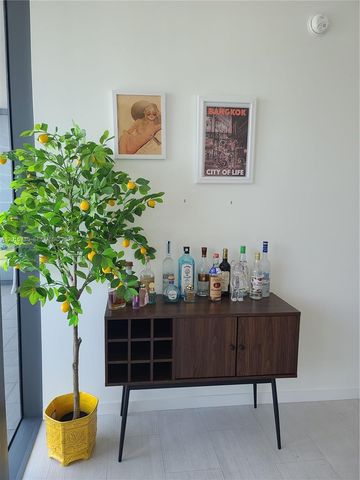 1000 Brickell Plz 3510, Miami, FL 33131