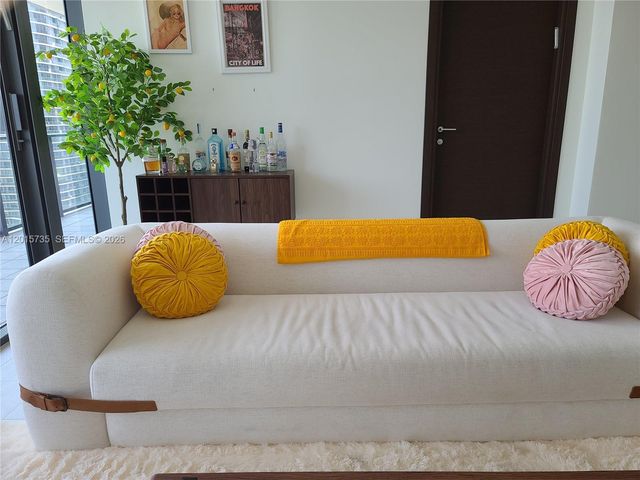 1000 Brickell Plz 3510, Miami, FL 33131
