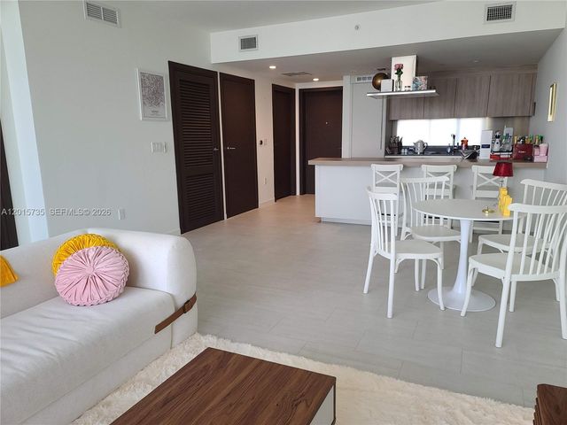 1000 Brickell Plz 3510, Miami, FL 33131