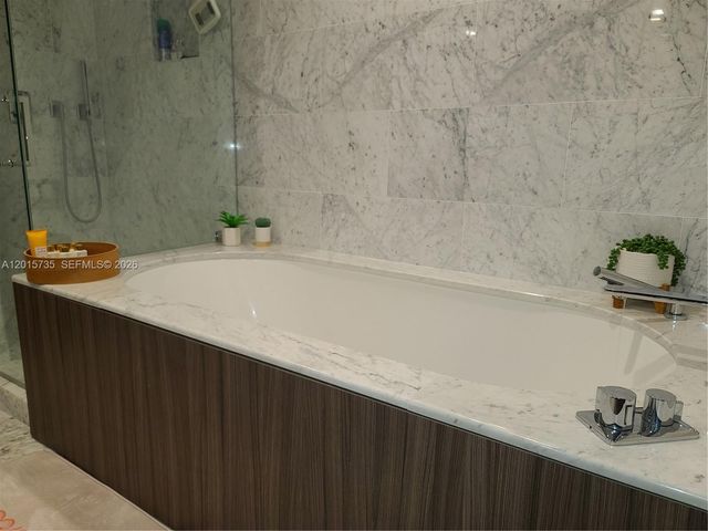 1000 Brickell Plz 3510, Miami, FL 33131