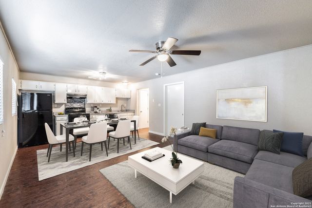 122 Roundtree Ln Apt 5, San Antonio, TX 78233