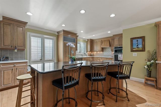 1662 Sumac Drive, Rochester Hills, MI 48309