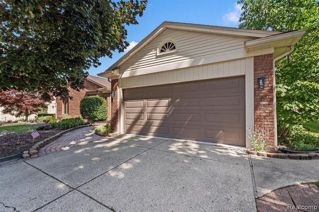 1662 Sumac Drive, Rochester Hills, MI 48309