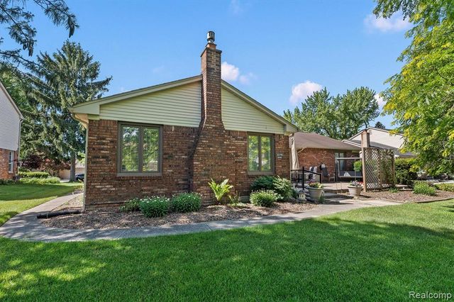 1662 Sumac Drive, Rochester Hills, MI 48309