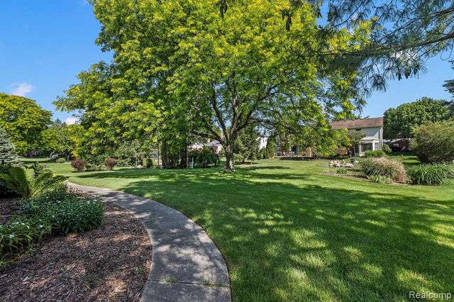 1662 Sumac Drive, Rochester Hills, MI 48309