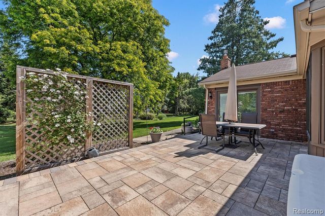 1662 Sumac Drive, Rochester Hills, MI 48309