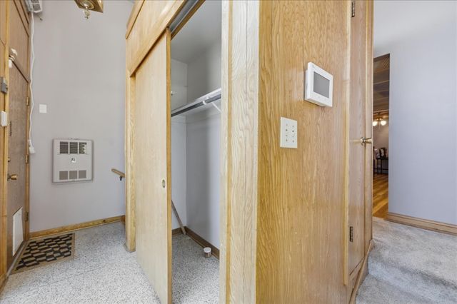 616 Seneca Drive, Aurora, IL 60506