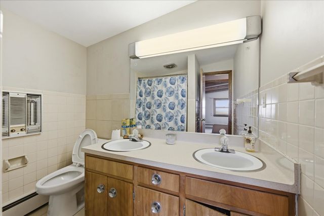 616 Seneca Drive, Aurora, IL 60506