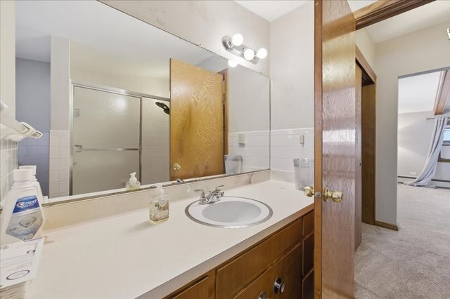 616 Seneca Drive, Aurora, IL 60506