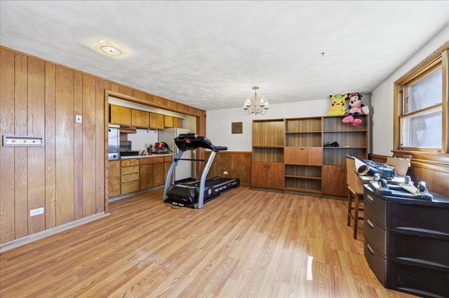 616 Seneca Drive, Aurora, IL 60506