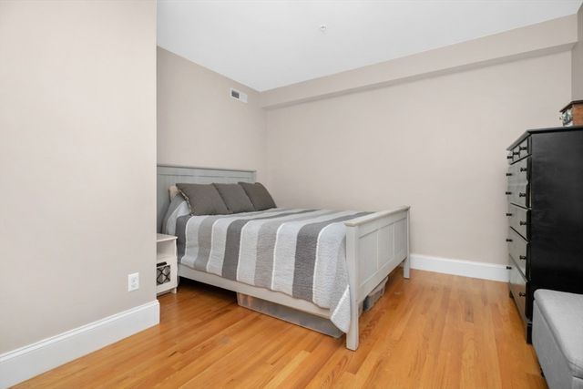 87 Ash St 2-2, Waltham, MA 02453