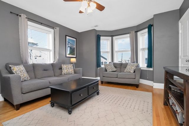 87 Ash St 2-2, Waltham, MA 02453