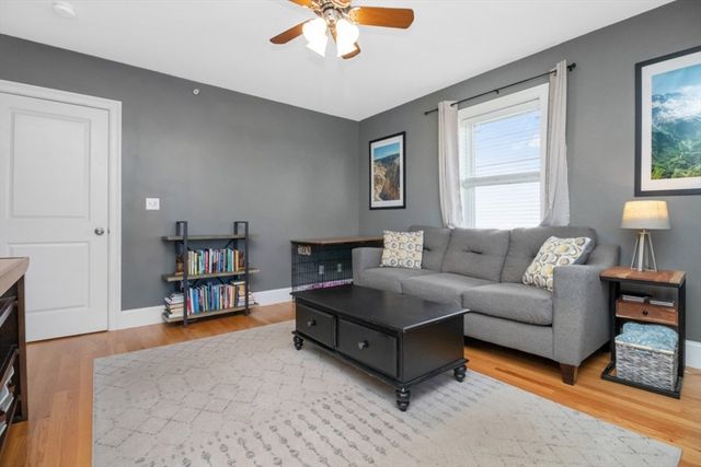 87 Ash St 2-2, Waltham, MA 02453