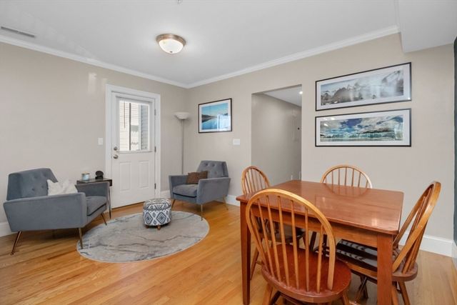 87 Ash St 2-2, Waltham, MA 02453