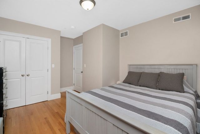 87 Ash St 2-2, Waltham, MA 02453