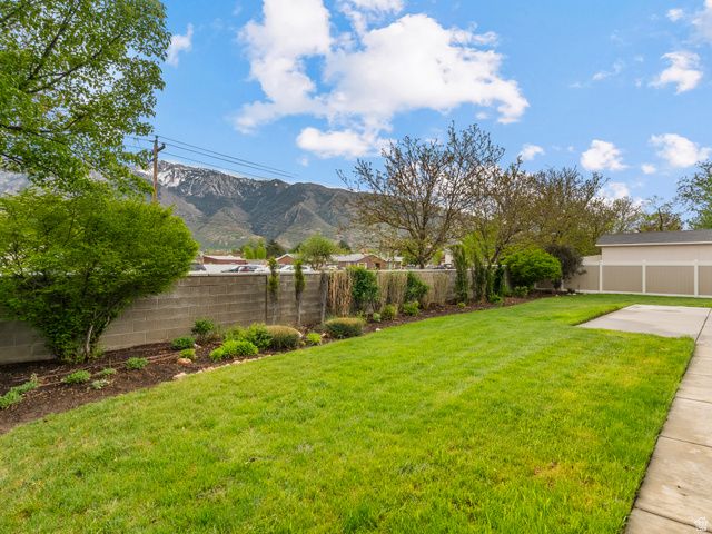 11051 S LONGDALE CIR, Sandy, UT 84092