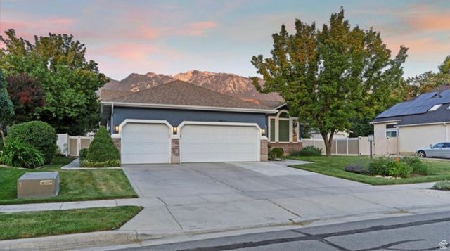 11051 S LONGDALE CIR, Sandy, UT 84092