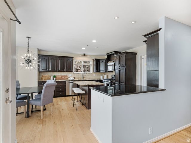 11051 S LONGDALE CIR, Sandy, UT 84092