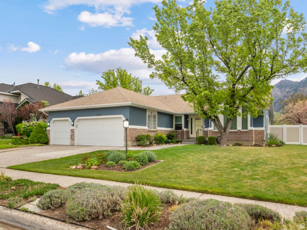 11051 S LONGDALE CIR, Sandy, UT 84092