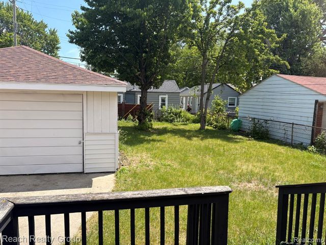 11430 Lenore, Redford, MI 48239