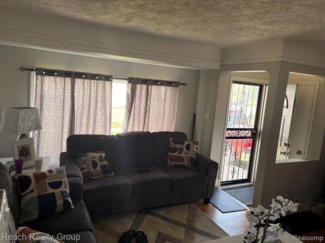 11430 Lenore, Redford, MI 48239