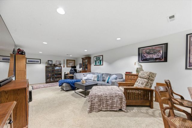 2711 N Parkdale, Wichita, KS 67205