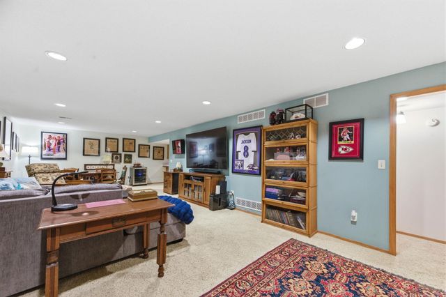 2711 N Parkdale, Wichita, KS 67205